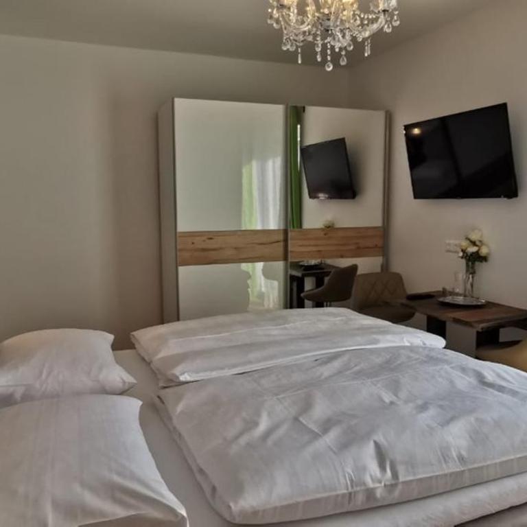 Enjoyit Velden West - Familienzimmer mit Balkon - 3