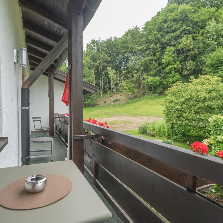 Ferienwohnungen Alpentraum - Landhaus Gutermann - Apartment mit Gartenblick - 2
