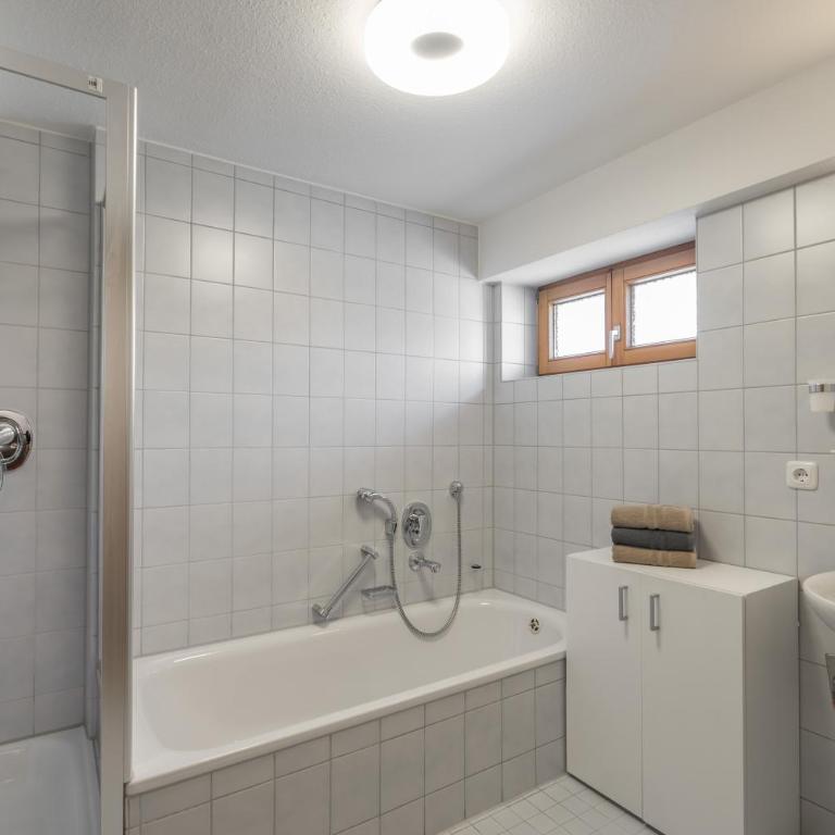 Ferienwohnungen Alpentraum - Landhaus Gutermann - Apartment mit Terrasse - 7