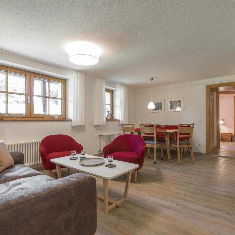 Ferienwohnungen Alpentraum - Landhaus Gutermann - Apartment mit Terrasse - 9