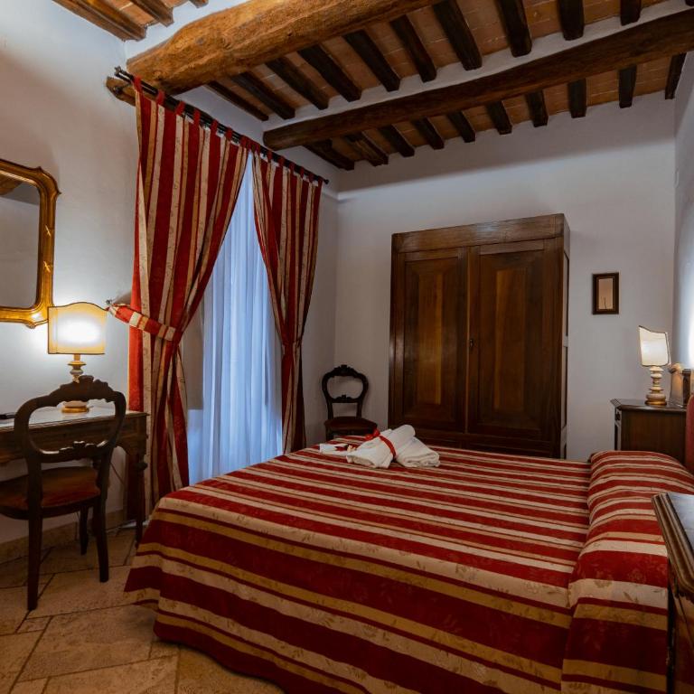 B&B Siena In Centro - Diffuso - Camera Comfort Matrimoniale/Doppia con Letti Singoli - 6