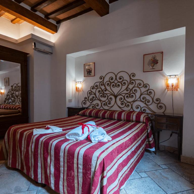 B&B Siena In Centro - Diffuso - Camera Comfort Matrimoniale/Doppia con Letti Singoli - 1