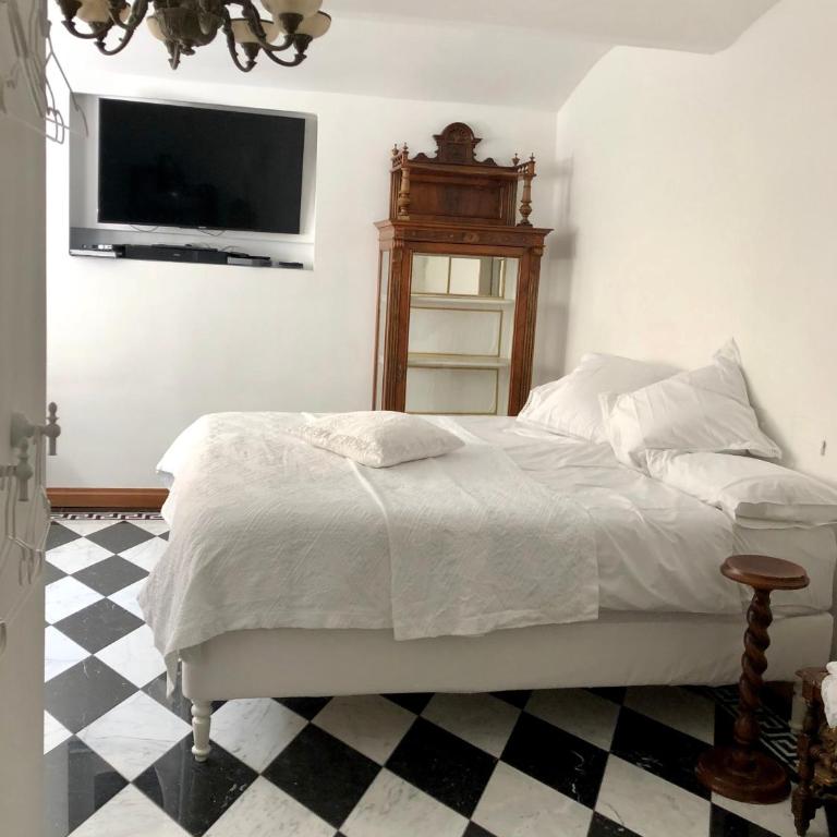 Sarah's Altstadt Oase Salzburg - Designer-Doppelzimmer (teilweise im Untergeschoss) - 3
