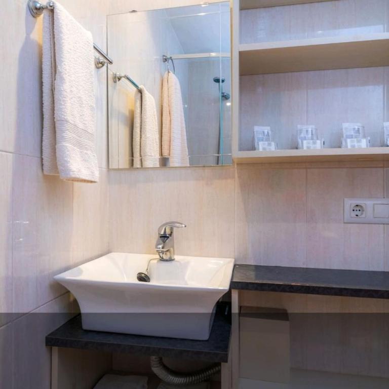 Syrenah - Three-Bedroom Apartment - 33