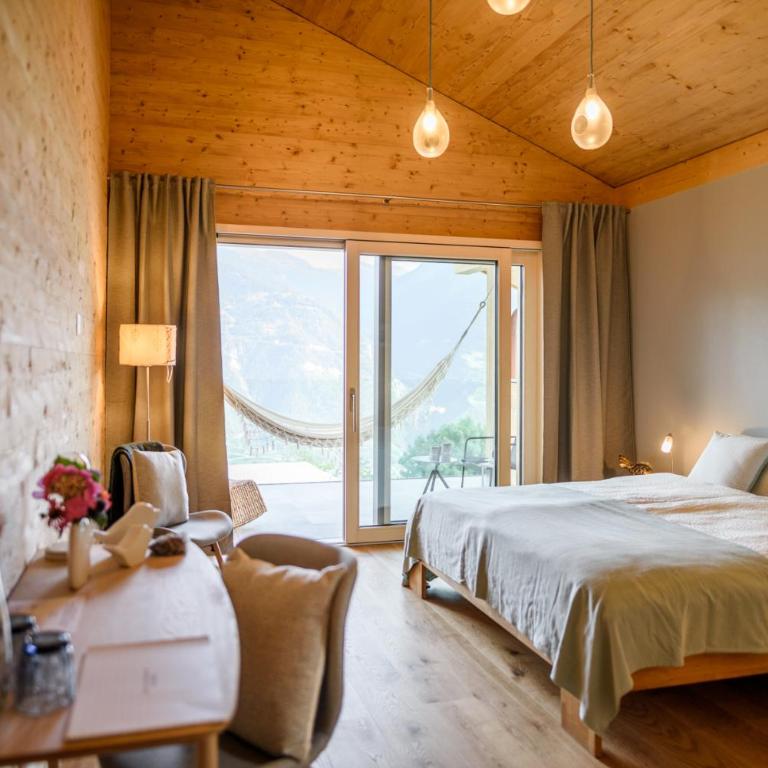 Chalet Diognysos B&B, Wellness & Boutique Hotel, Valais Crans-Montana Diogne - Chambre Double - Vue sur Montagne - 6
