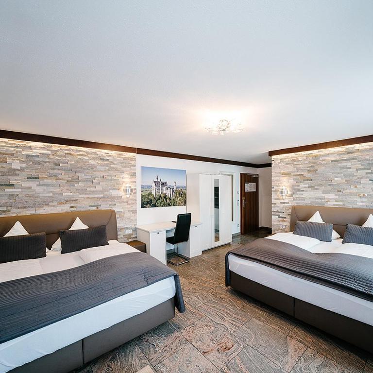 Central City Hotel - Superior Vierbettzimmer (Nebengebäude) - 2