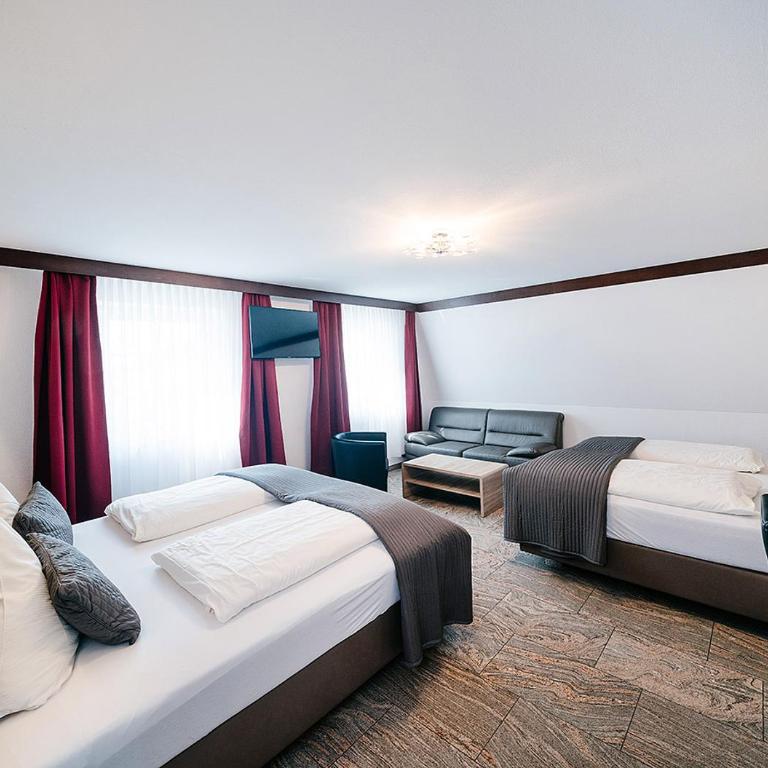 Central City Hotel - Superior Vierbettzimmer (Nebengebäude) - 3