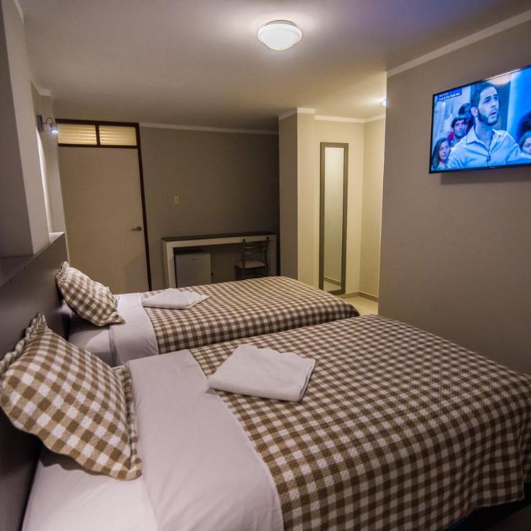 H Montalvo - Double Room with Two Double Beds - 2