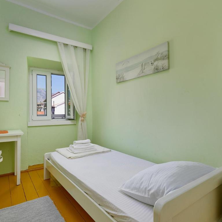 Mediterranean Holiday House & Apartments - Villa - Beach Front - 30
