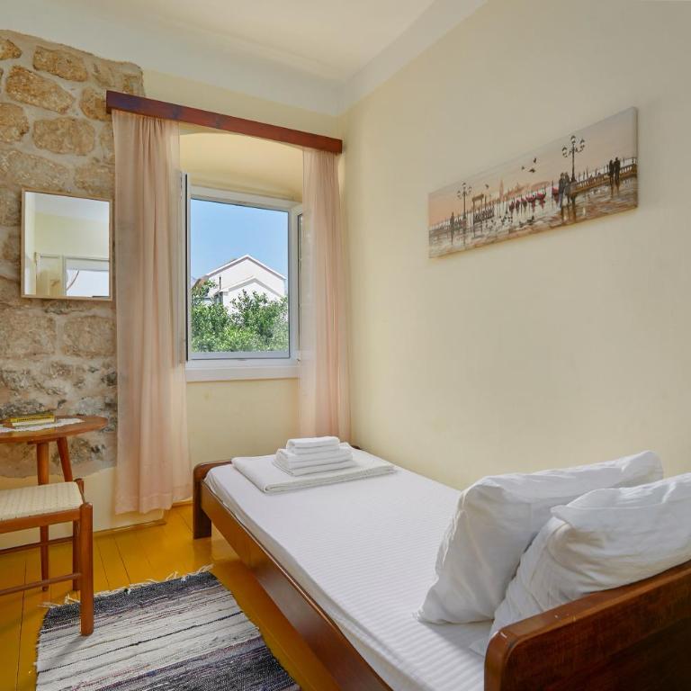 Mediterranean Holiday House & Apartments - Villa - Beach Front - 25