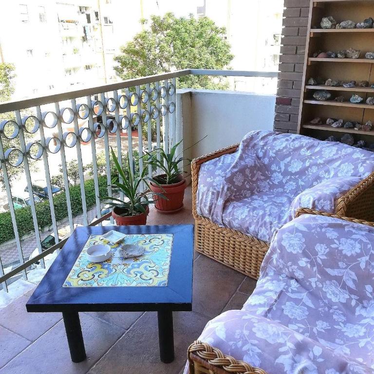 La Casa di Adele Cagliari B&B - Double or Twin Room with Private External Bathroom With balcony - 11