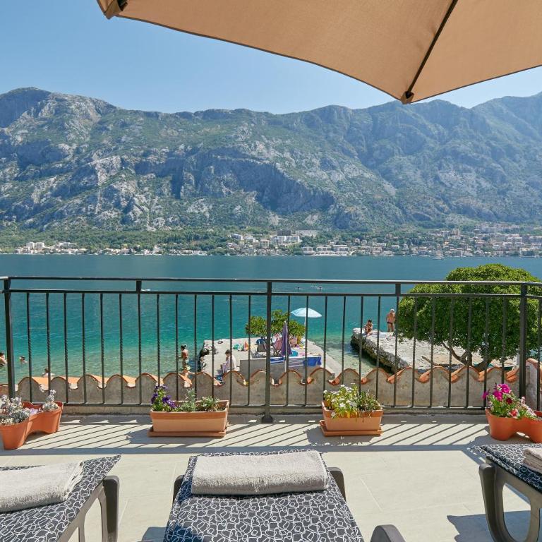 Mediterranean Holiday House & Apartments - Villa - Beach Front - 57