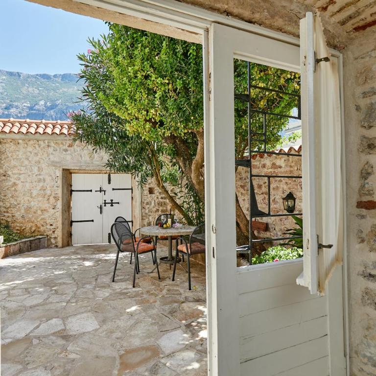 Mediterranean Holiday House & Apartments - Villa - Beach Front - 53