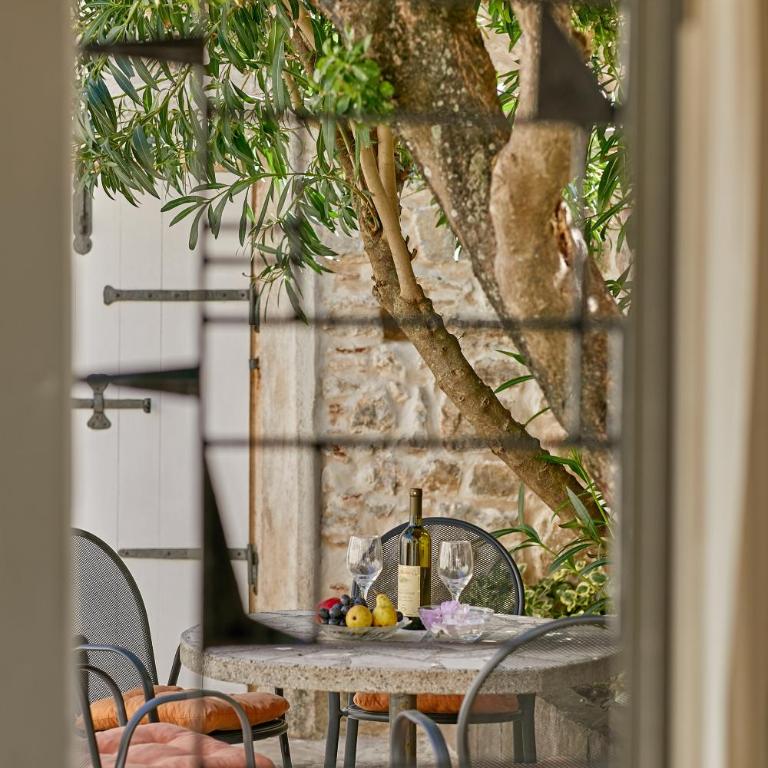 Mediterranean Holiday House & Apartments - Villa - Beach Front - 48