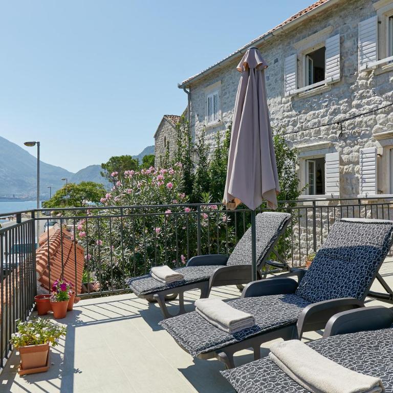 Mediterranean Holiday House & Apartments - Villa - Beach Front - 37