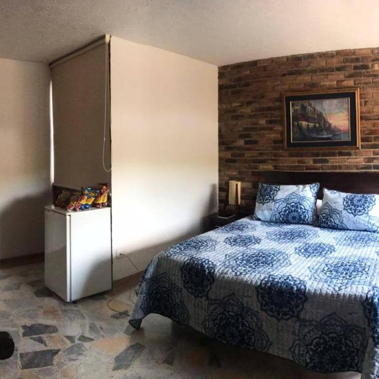 Hotel Engatama - Suite con bañera de hidromasaje y cama grande - 2
