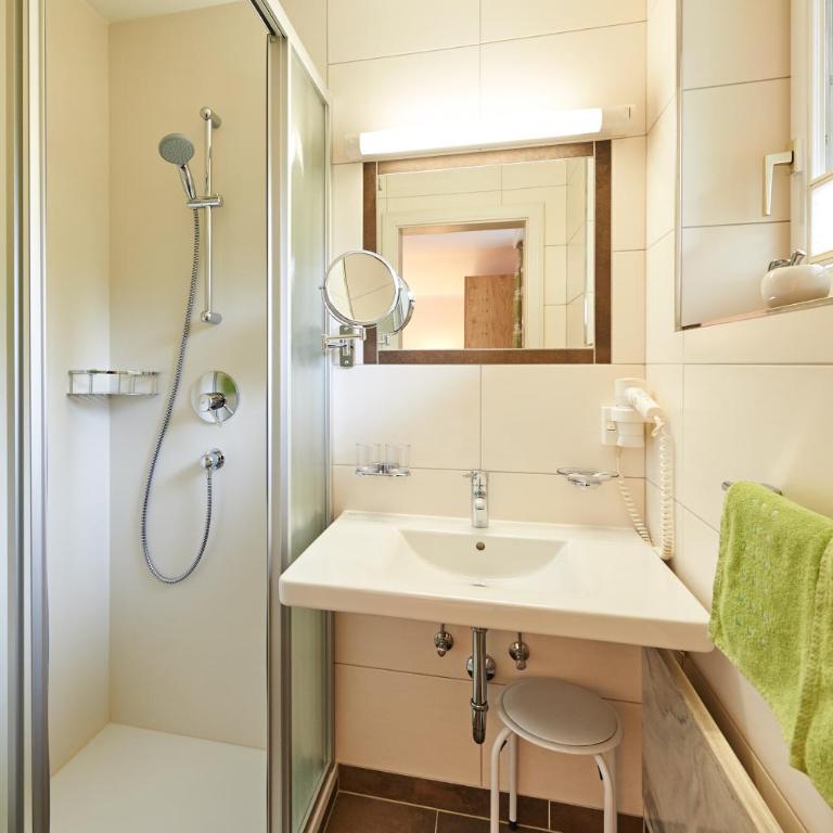 Haus Alpenheim - Doppelzimmer mit Balkon - 2