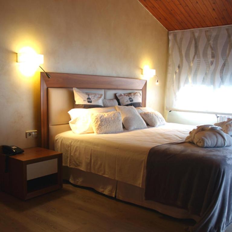 Hotel Guillem & Spa - Suite con bañera de hidromasaje - Cama extragrande - 1