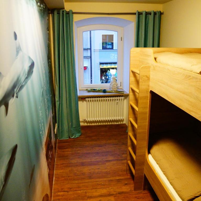 Bavaria City Hostel - Design Hostel - Kleines Doppelzimmer mit Gemeinschaftsbad - 5