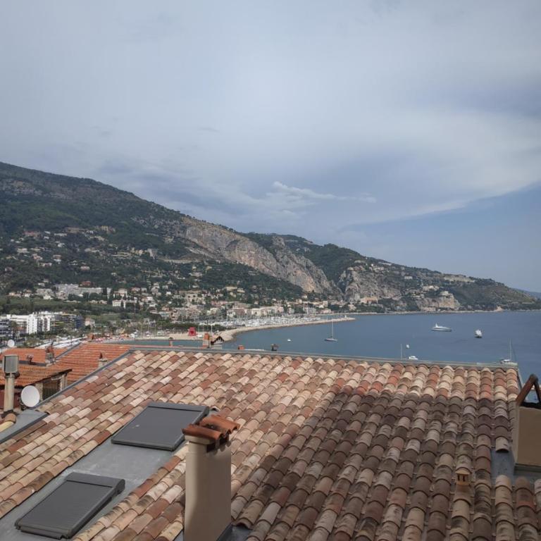 JOLI STUDIO VUE MER, VIEILLE VILLE MENTON - Studio - Vue sur Mer - 1