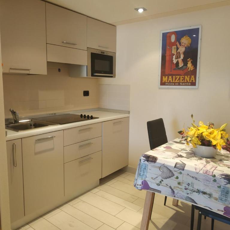 JOLI STUDIO VUE MER, VIEILLE VILLE MENTON - Studio - Vue sur Mer - 9