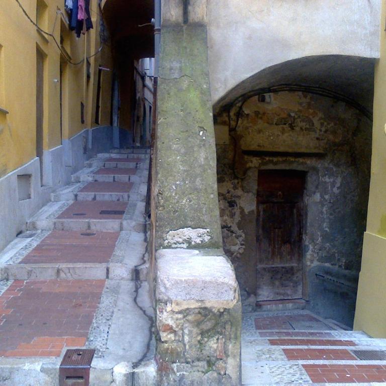 JOLI STUDIO VUE MER, VIEILLE VILLE MENTON - Studio - Vue sur Mer - 7