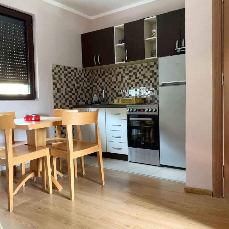 City Centre - Apartment - Ground Floor - 2