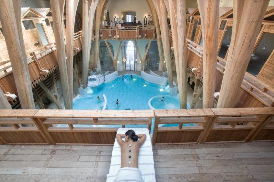 Près des Thermes de Bagnères de Bigorre, loft 3 étoiles, coloré et baigné de lumière - Loft - 33