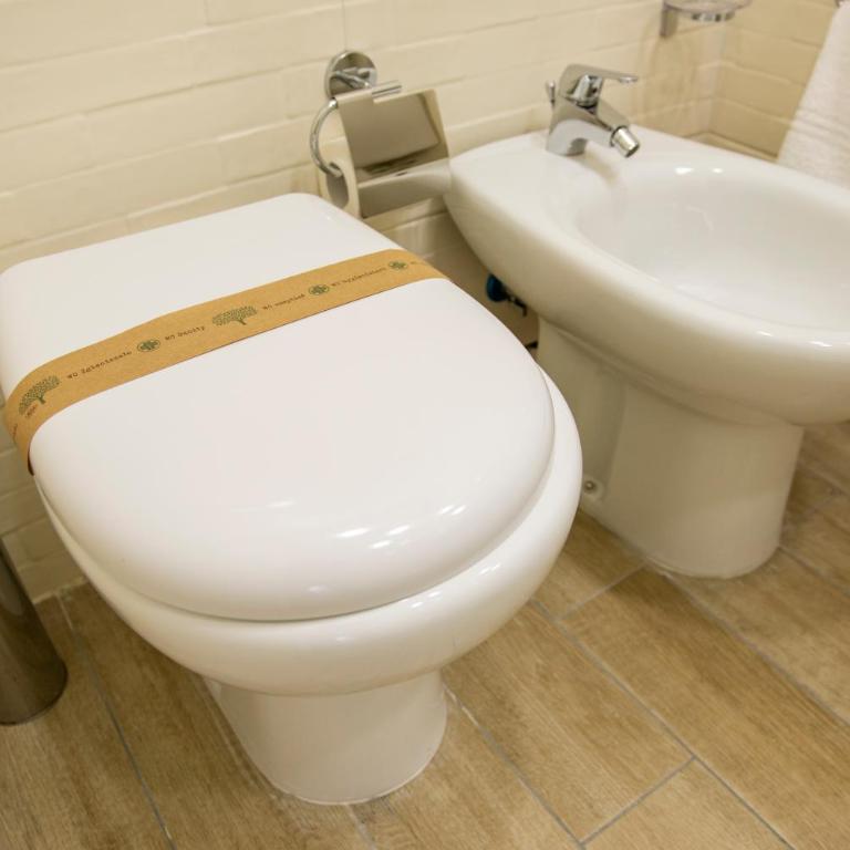 Smeraldo Suite - Double Room with Private Bathroom - 13