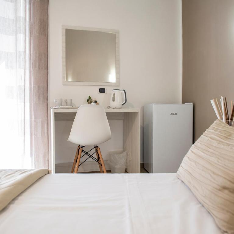 Smeraldo Suite - Triple Room with Private Bathroom - 13