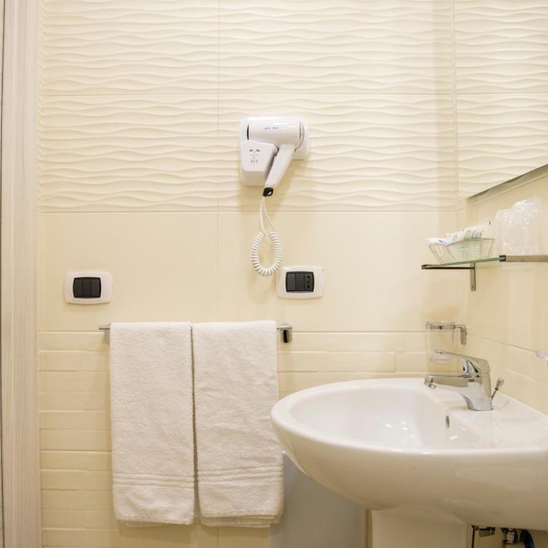 Smeraldo Suite - Triple Room with Private Bathroom - 8