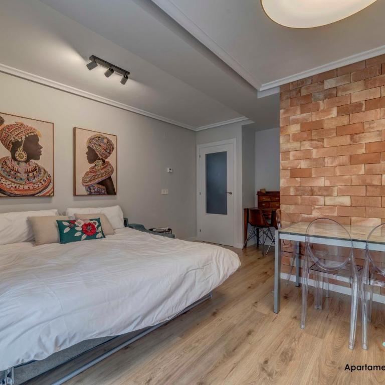 Edificio Aptos Turisticos - Burgos Centro HC7 - Apartamento de 2 dormitorios con balcón - 10
