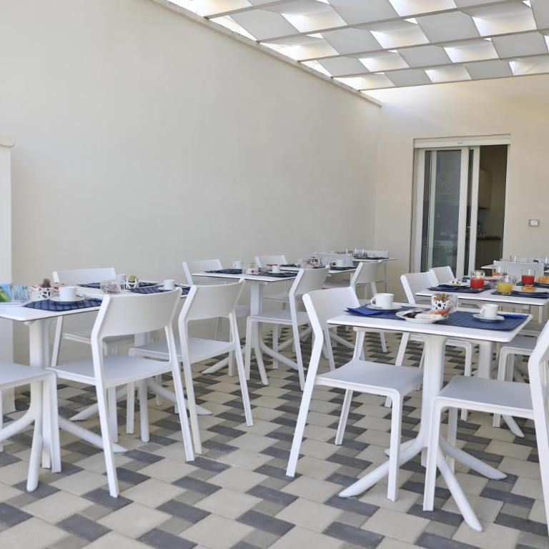 Baia Azzurra B&B - Camera Matrimoniale con Bagno Privato - 15