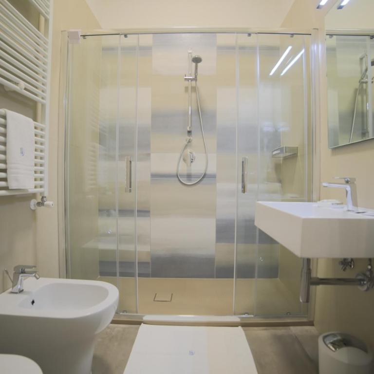 Baia Azzurra B&B - Camera Matrimoniale con Bagno Privato - 1