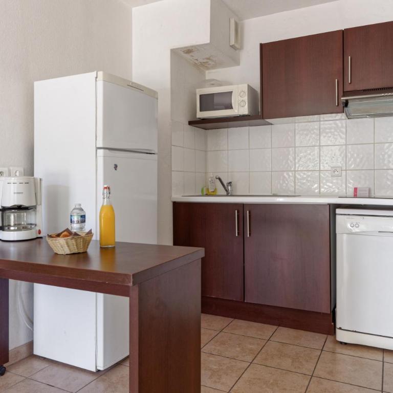 Comfort Aparthotel Six-Fours - Villa Familiale 3 Chambres - 3