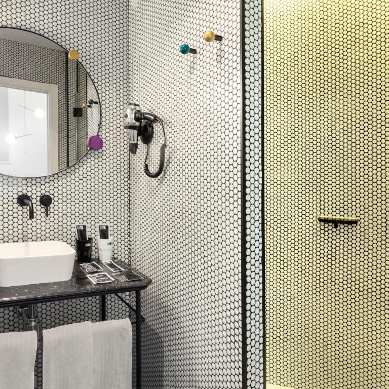 One Shot Fortuny - Standard Double or Twin Room - 3