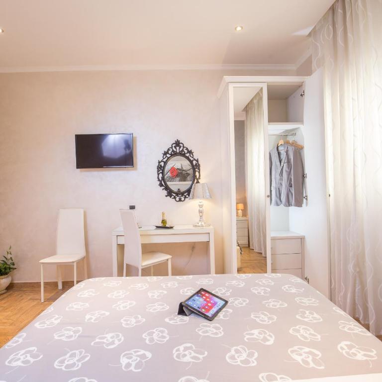 Starry Rome Guest House - Dreibettzimmer mit eigenem Bad - 3