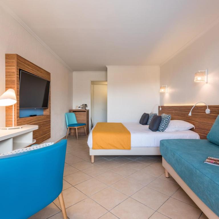 Hôtel de l'Esterel Pierre & Vacances - Chambre Triple avec Climatisation et Terrasse ou Balcon - 1