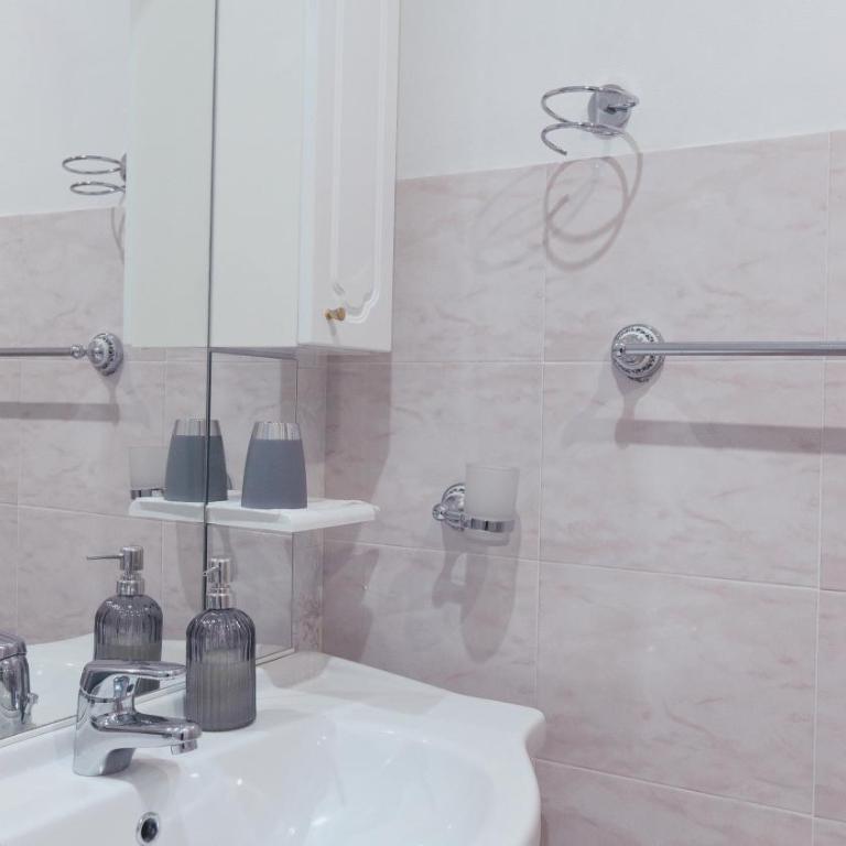 L'Antenna - Double Room with Private Bathroom - 4