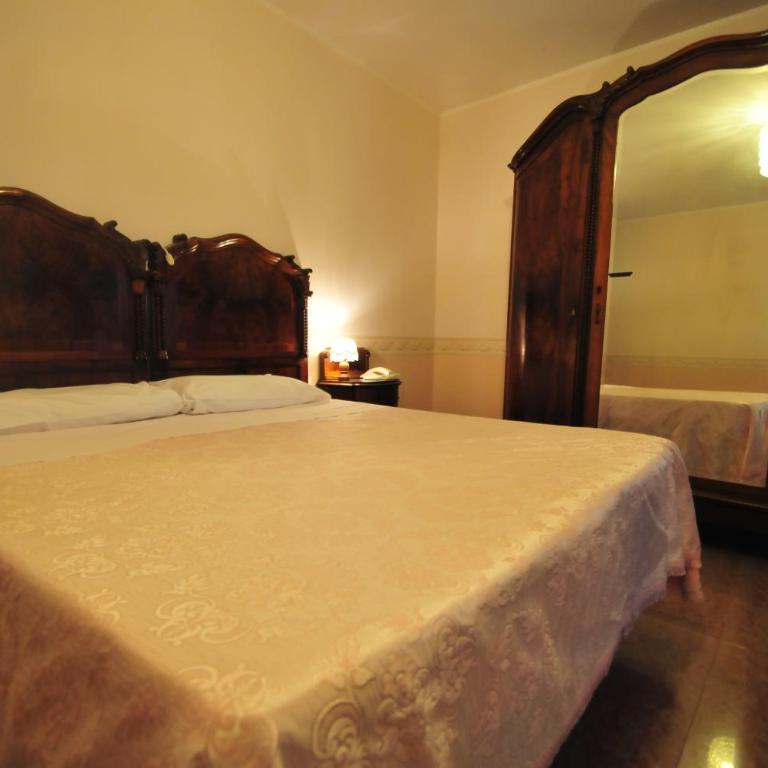 Locanda Sant'Anna Hotel - Camera Superior Matrimoniale/Doppia con Letti Singoli con Vista Canale - 7