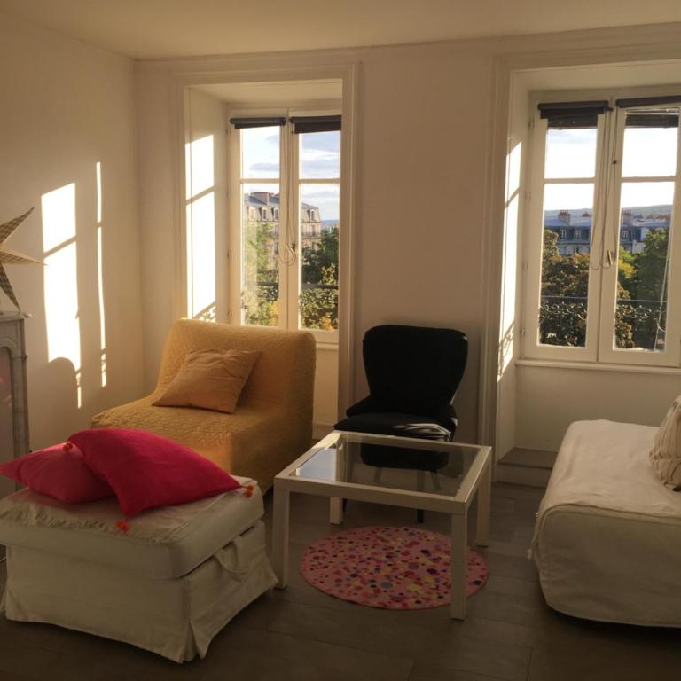 Le Jardin Darcy Liberté Hyper centre gare-ville parking public payant dans la rue - Apartment with Garden View - 1