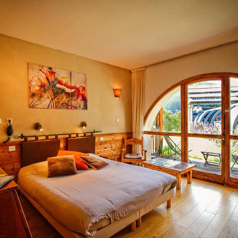 Hôtel & Spa La Ferme de l'Izoard - Chambre Familiale avec Balcon - 3