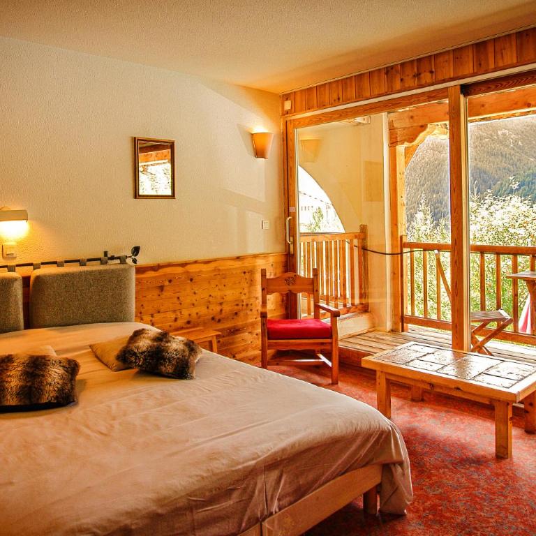 Hôtel & Spa La Ferme de l'Izoard - Chambre Familiale avec Balcon - 4