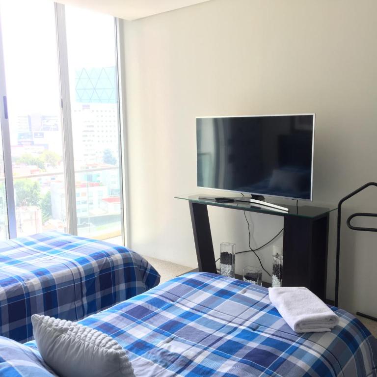 Chicago Suites WTC - Twin Room with Shared Bathroom - 1