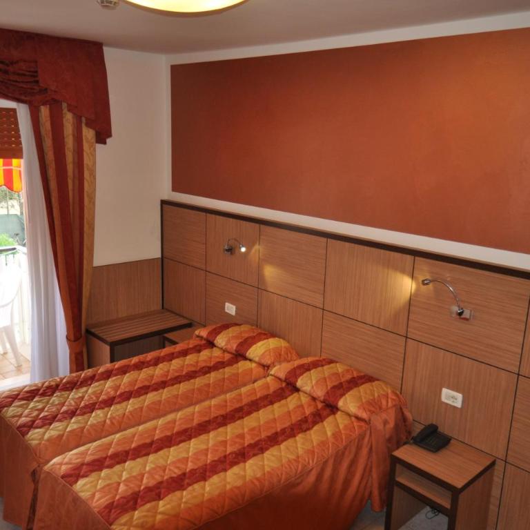 Hotel Righetto Fronte Mare - Camera Matrimoniale/Doppia con Letti Singoli con Balcone - 5