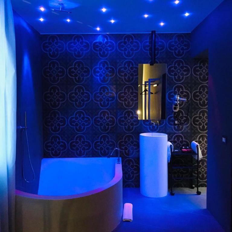 Palco Noir! Suites & Rooms - Deluxe Double Room with Bath - 6