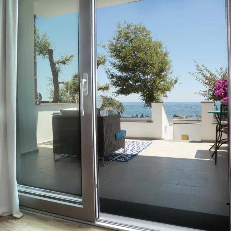 Appartamenti Jlune - Appartamento Monolocale con Vista Mare - 13