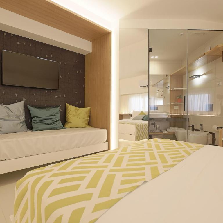 Hedoné Design Experience B&B - Camera Matrimoniale Deluxe con 1 Letto Supplementare - 2