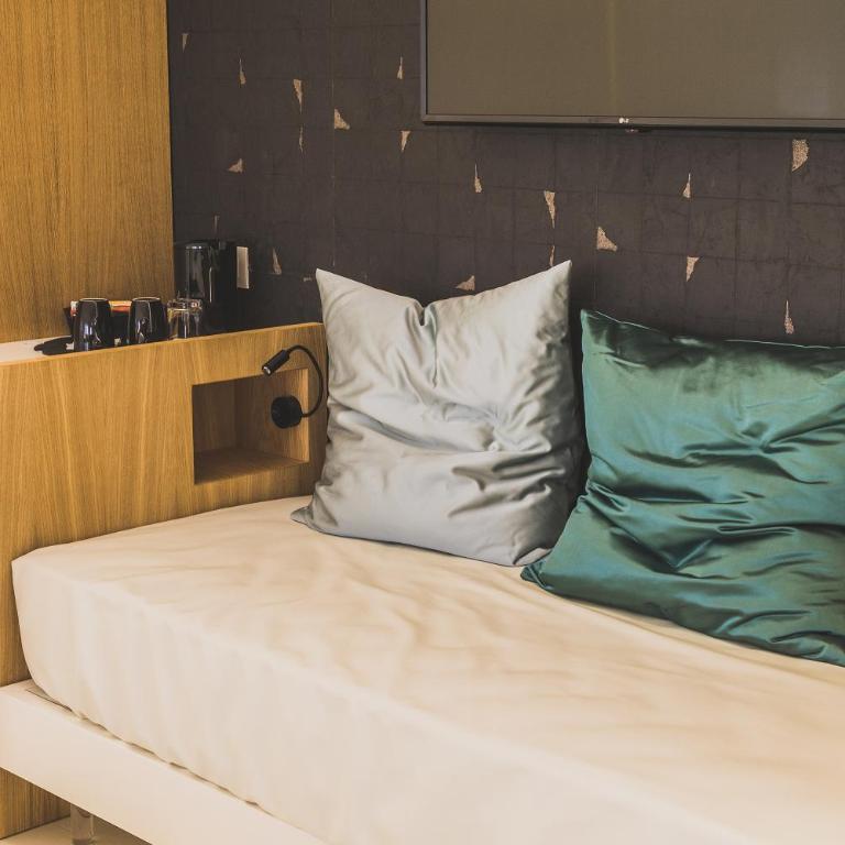 Hedoné Design Experience B&B - Camera Matrimoniale Deluxe con 1 Letto Supplementare - 12