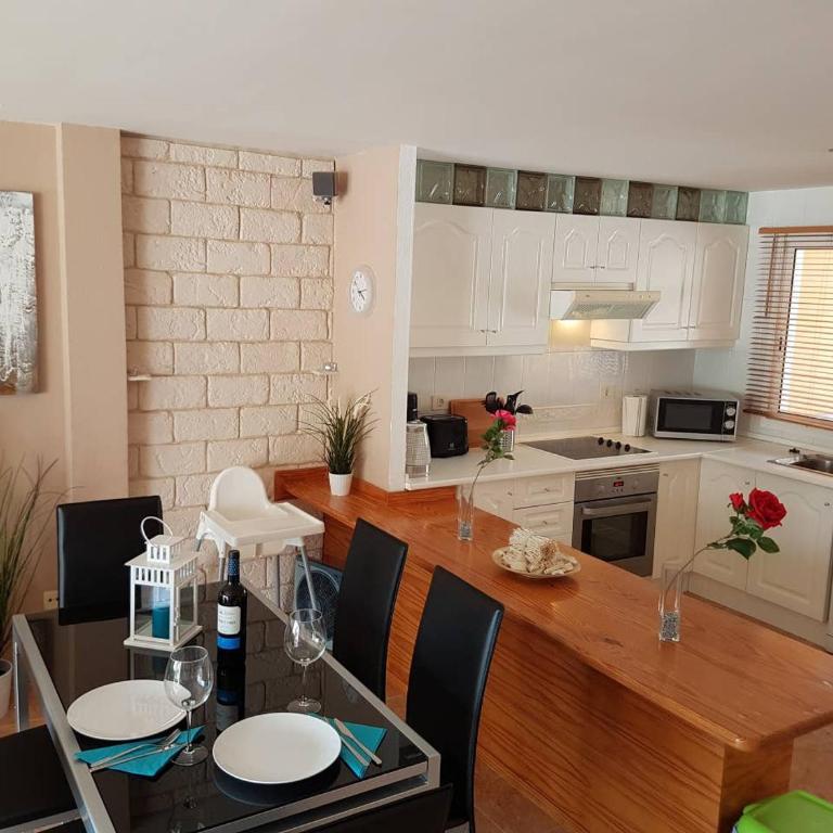 Villa Roque del Conde with fantastic sea view, terrace, pool, Wifi, SAT-TV, garage - Casa de 2 dormitorios - 9
